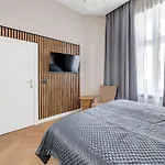 Wschodnia Elegans Aparthotel 3*