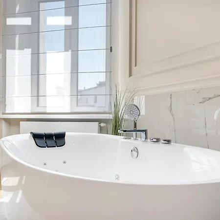 Wschodnia Elegans 3*