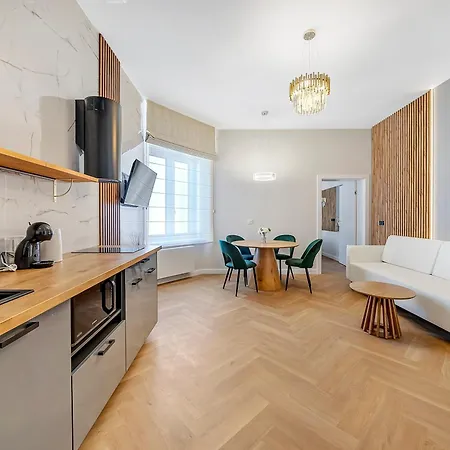 Wschodnia Elegans 3*