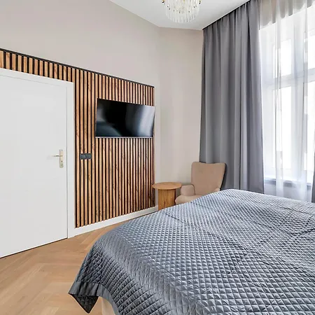 Wschodnia Elegans Apartahotel 3*