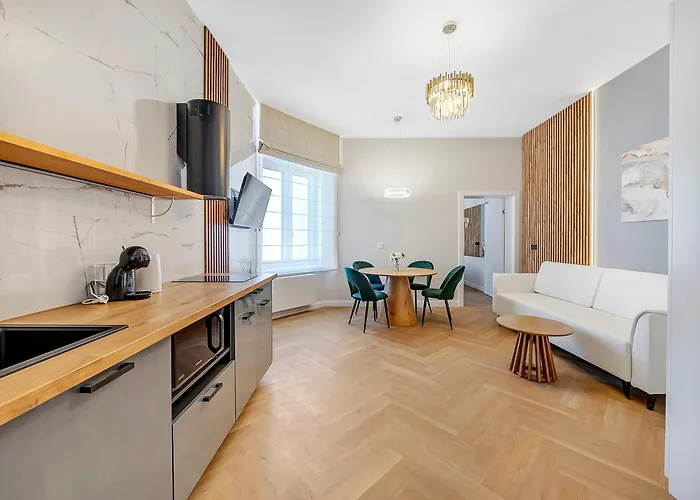 Wschodnia Elegans 3*