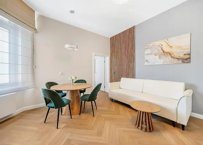 Wschodnia Elegans 3*